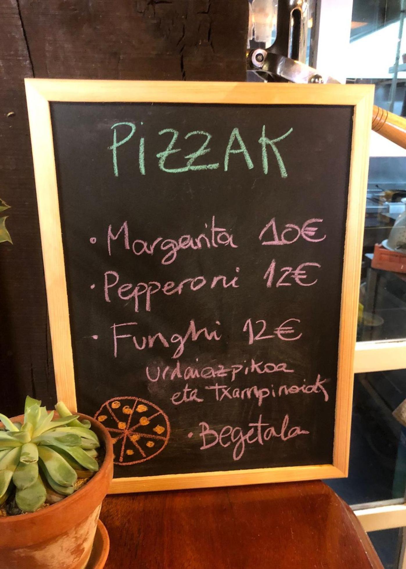Zubietako Ostatua Hotell Exteriör bild